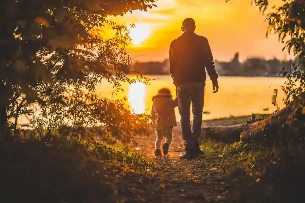 image of dad and child - parental alienation Brighton